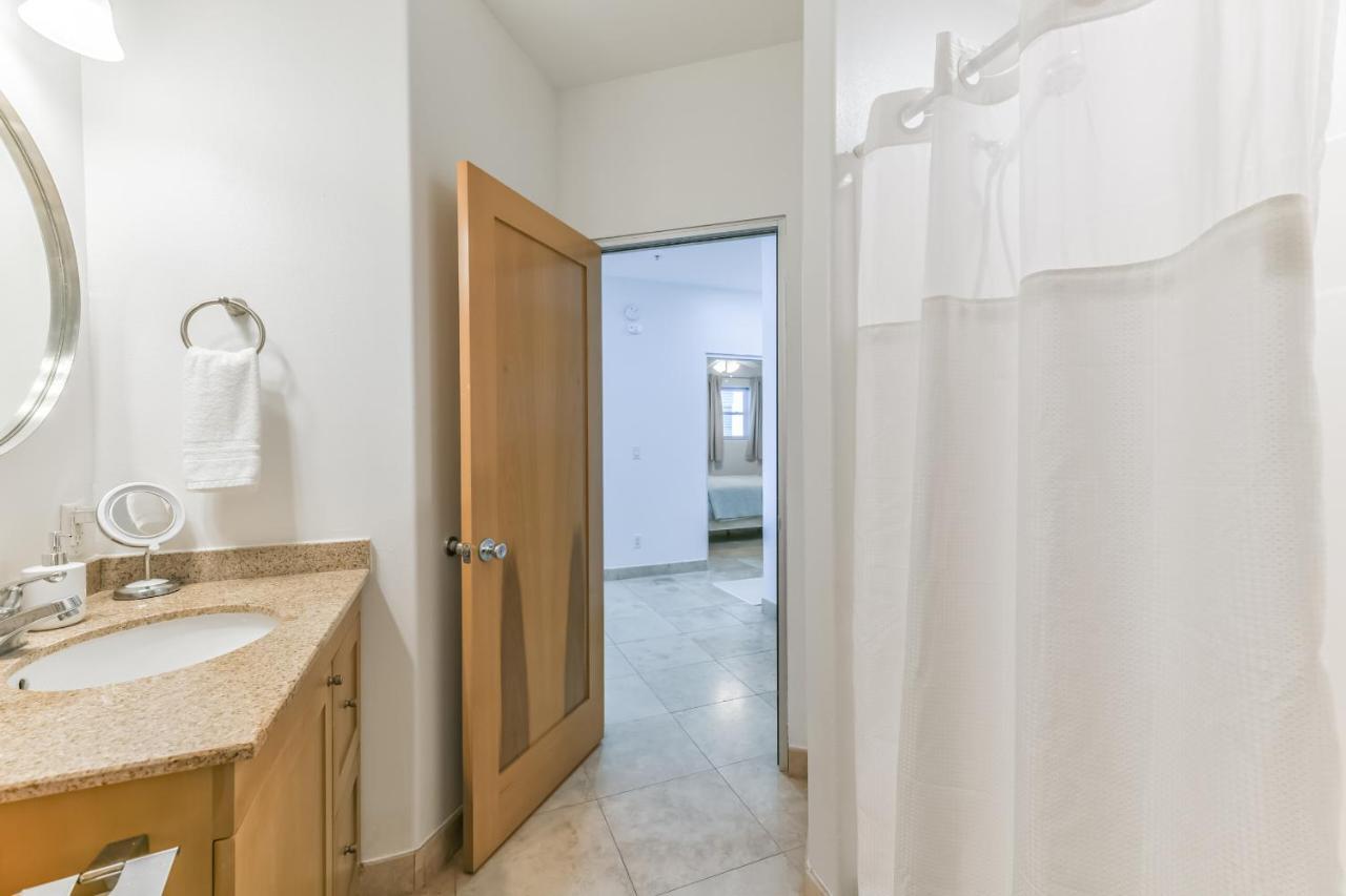 Luxury High Rise Oceanfront *